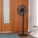 TOUGH MASTER ant grindų montuojamas juodas ventiliatorius, galingas, puikiai veikiantis miegamojo oro aušinimui